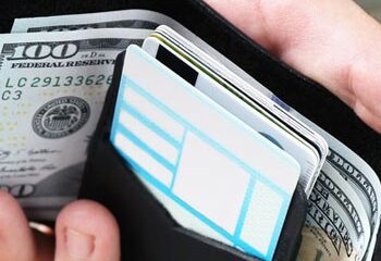 4 Benefits Of Cash Compared To Debit Or Credit Cards